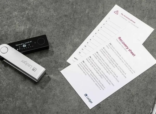 КРИПТОГАМАНЕЦЬ LEDGER NANO X 3