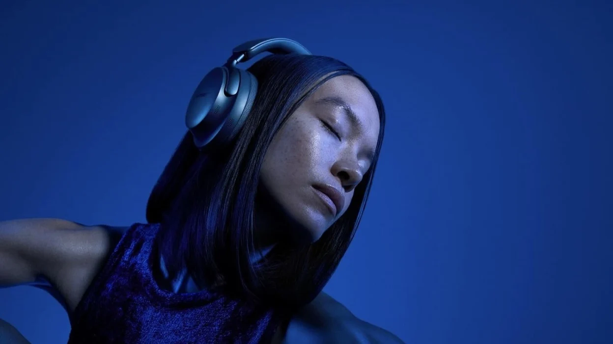 Накладные наушники Bose QuietComfort Ultra Headphones Luna Blue