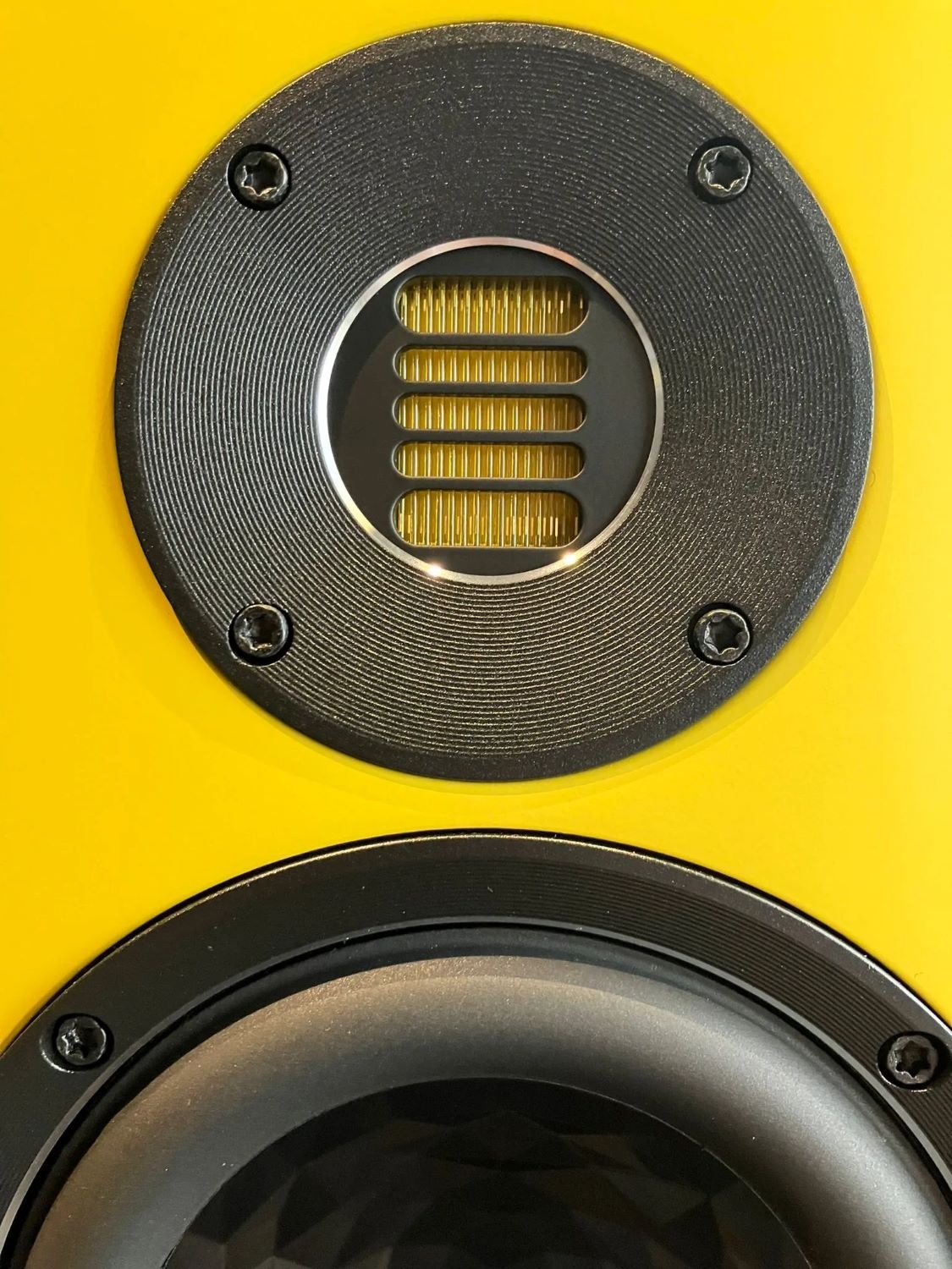 Акустична система Elac Vela BS 403 High Gloss Yellow