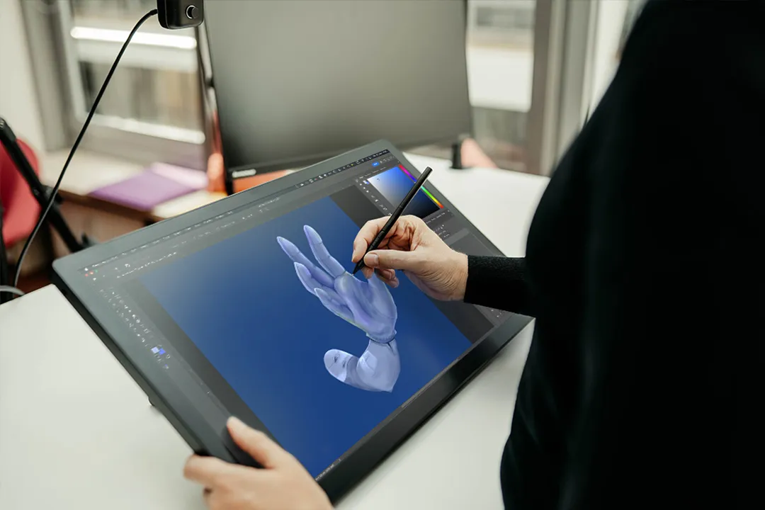 Графический планшет Wacom Cintiq 24 Touch (2025) (DTH246K0B