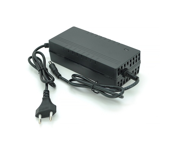 Зарядний пристрій для літієвого акумулятора Voltronic HZ-4803-546 штекер 5.5*2.5