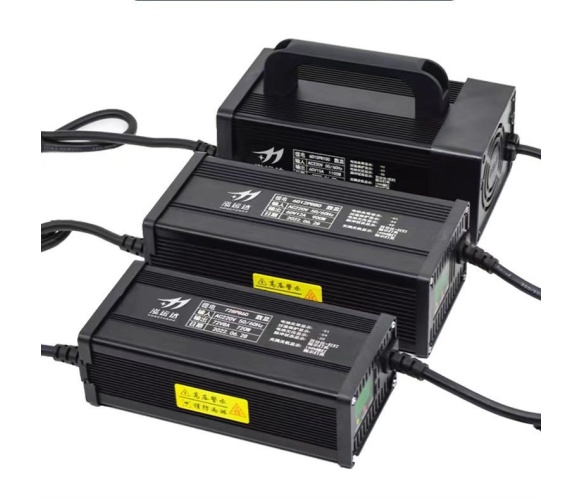 Зарядний пристрій для літієвого акумулятора Voltronic YT-HYD-6080 LiFePO4 60V, 8A