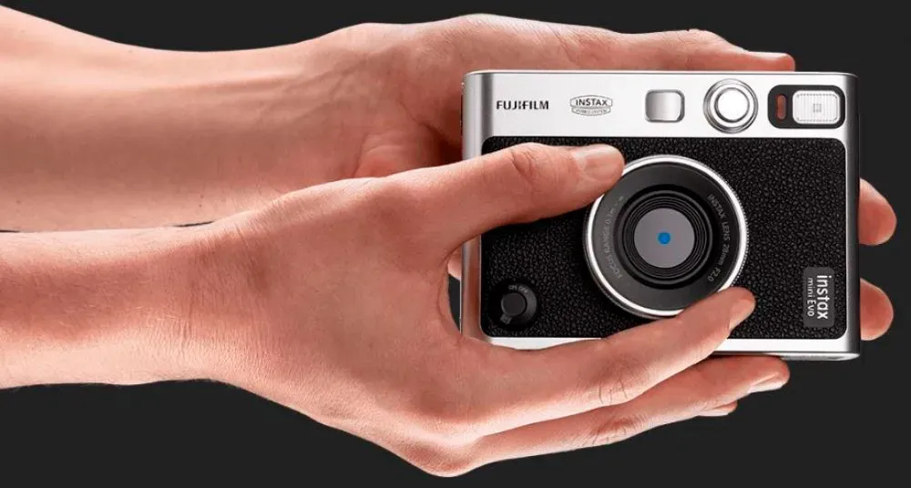 Камера миттєвого друку Fujifilm Instax Mini EVO Black EX D