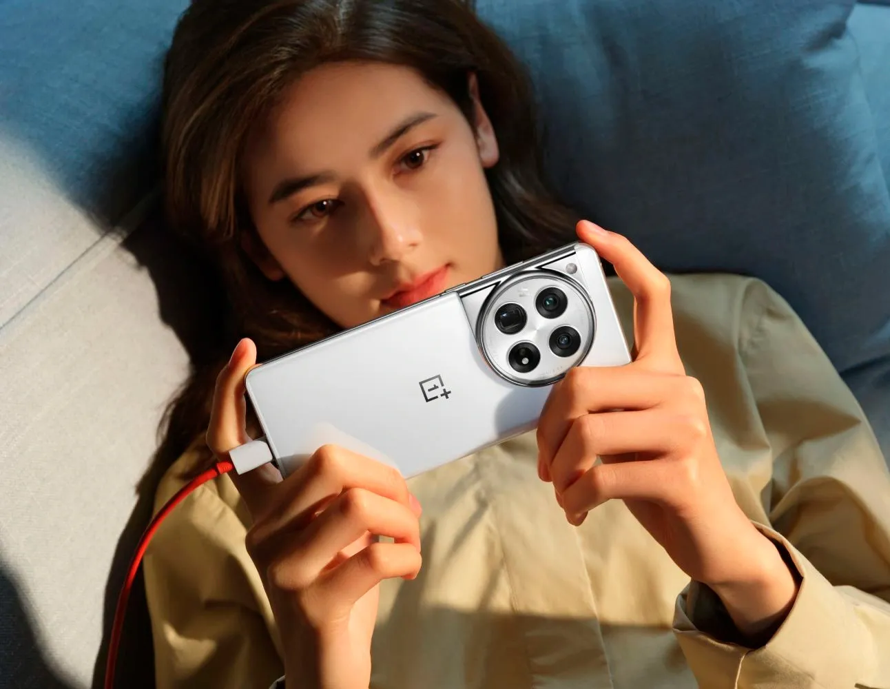 Смартфон OnePlus 12 12/256GB Silver CN купити, ціна та відгуки в